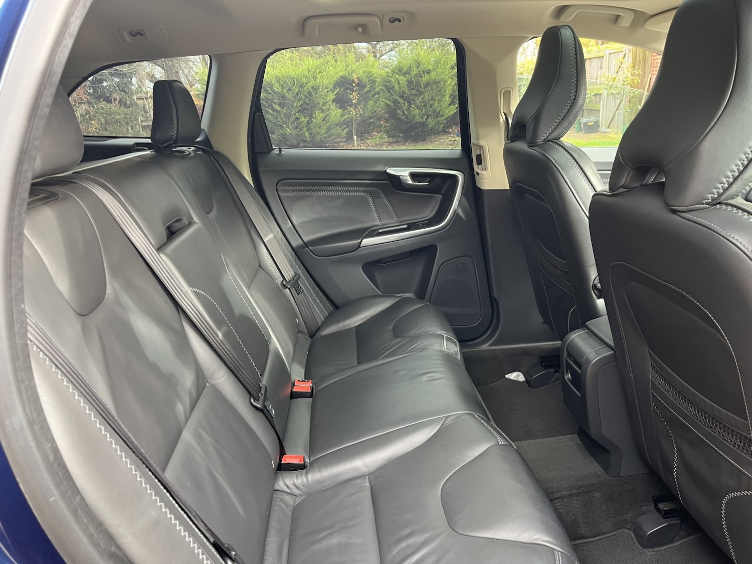 Used Volvo XC60 2012 for sale - 76751727: Photo 4