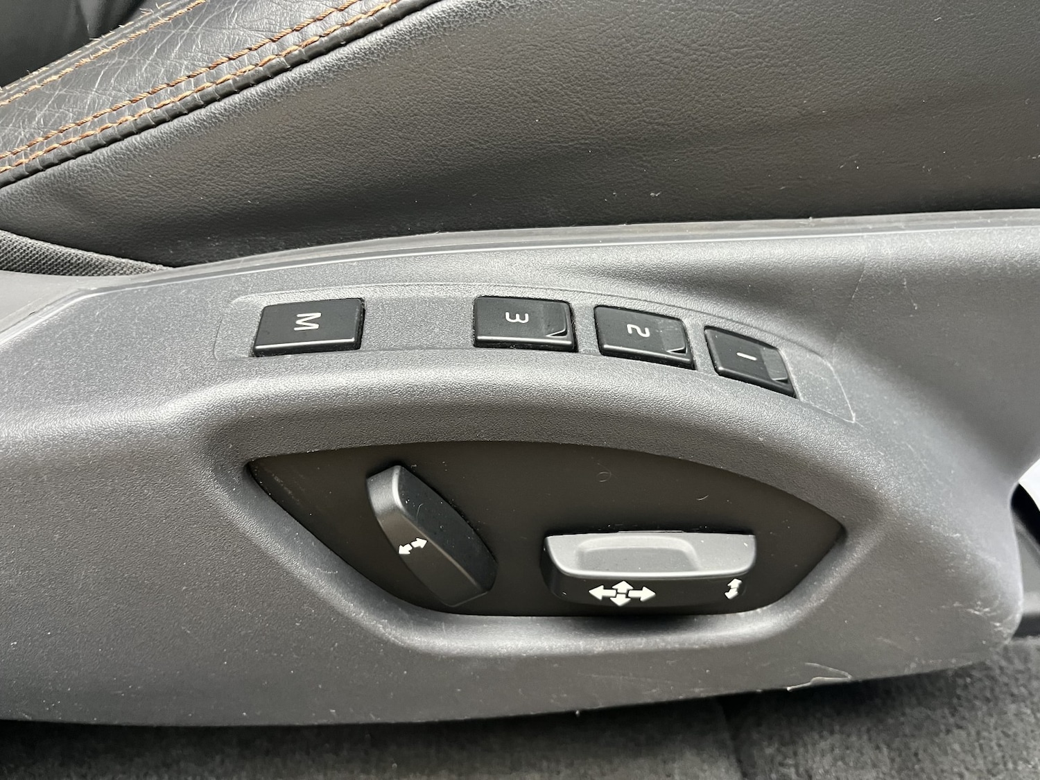 Used Volvo XC60 2011 for sale - 76181082: Photo 12