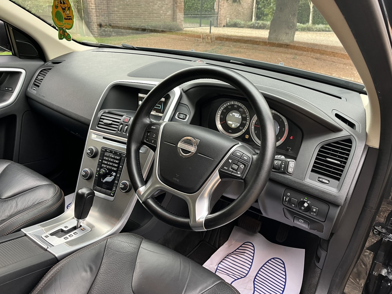 Used Volvo XC60 2011 for sale - 76181082: Photo 28