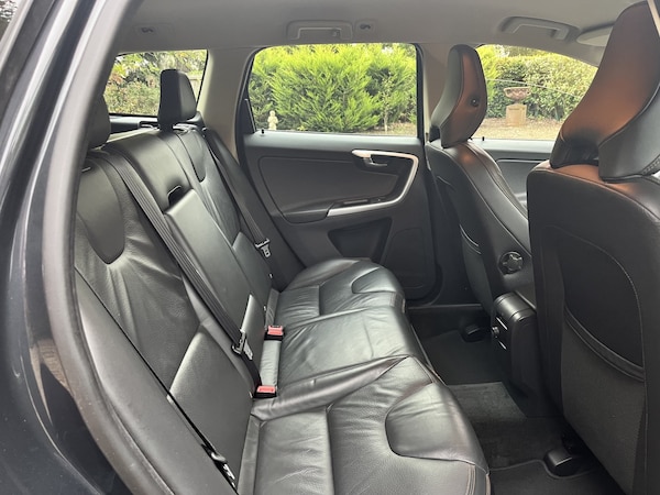 Used Volvo XC60 2011 for sale - 76181082: Photo 4