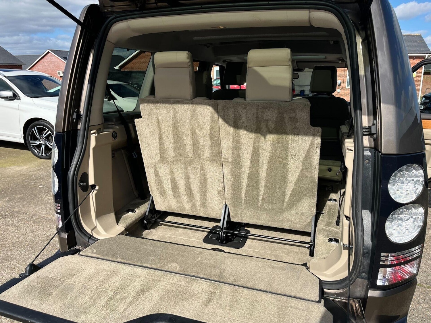 Used Land Rover Discovery 2014 for sale - 78097933: Photo 30