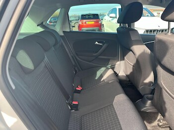 Used Volkswagen Polo 2016 for sale - 77689393: Photo