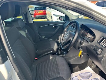 Used Volkswagen Polo 2016 for sale - 77689393: Photo