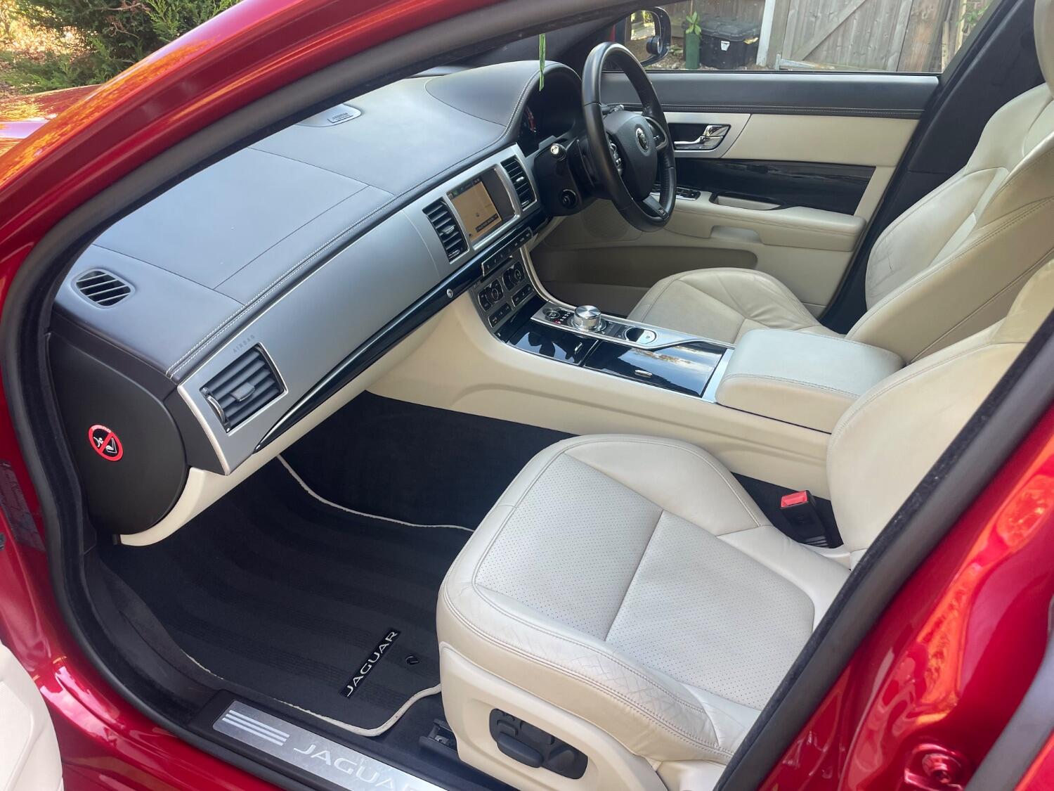 Used Jaguar XF 2014 for sale - 76005613: Photo 10