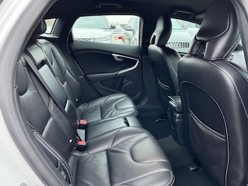 Used Volvo V40 2015 for sale - 77199339: Photo