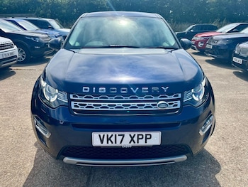 Used Land Rover Discovery Sport 2017 for sale - 79098744: Photo