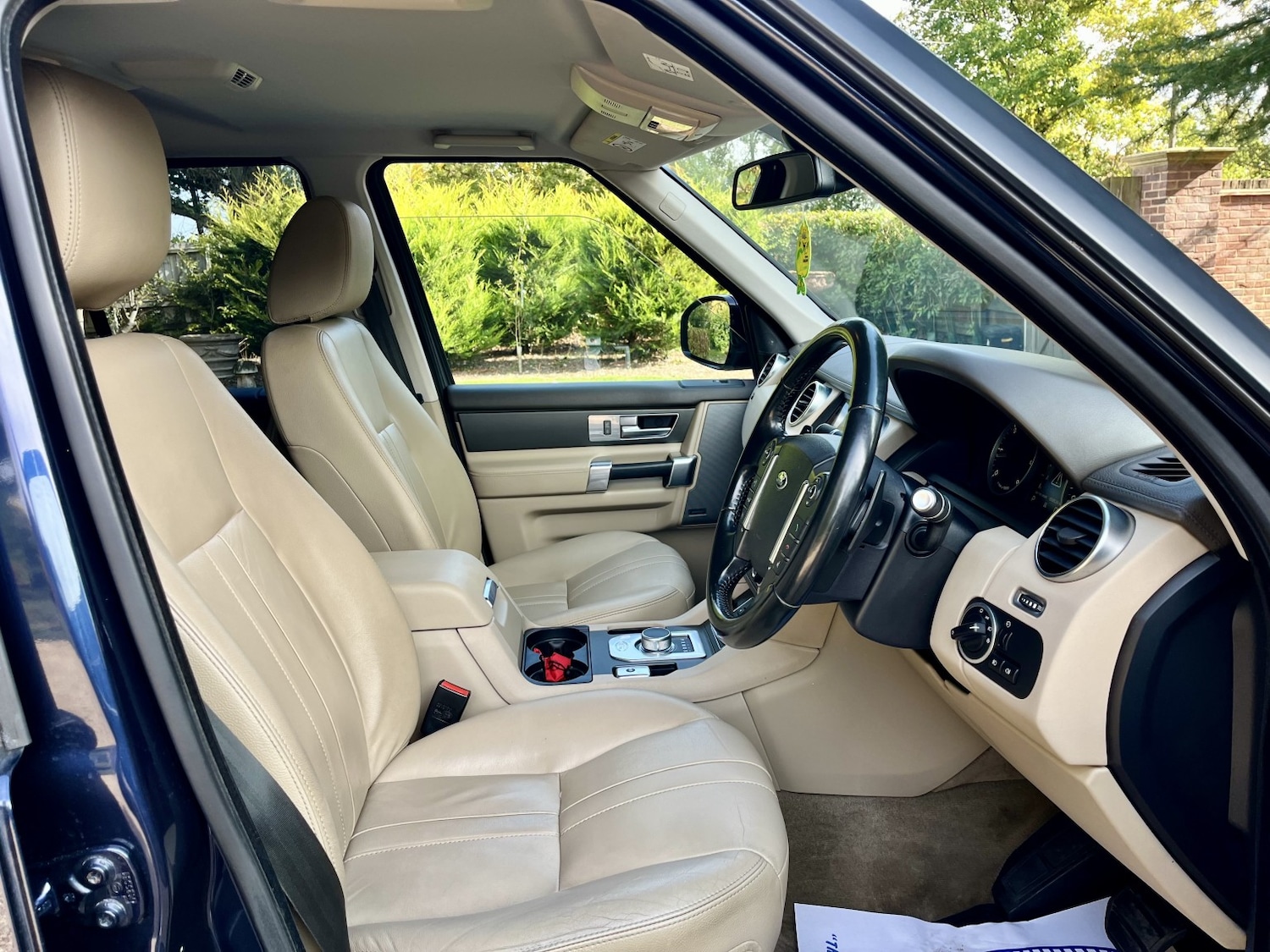 Used Land Rover Discovery 4 2015 for sale - 76107429: Photo 2