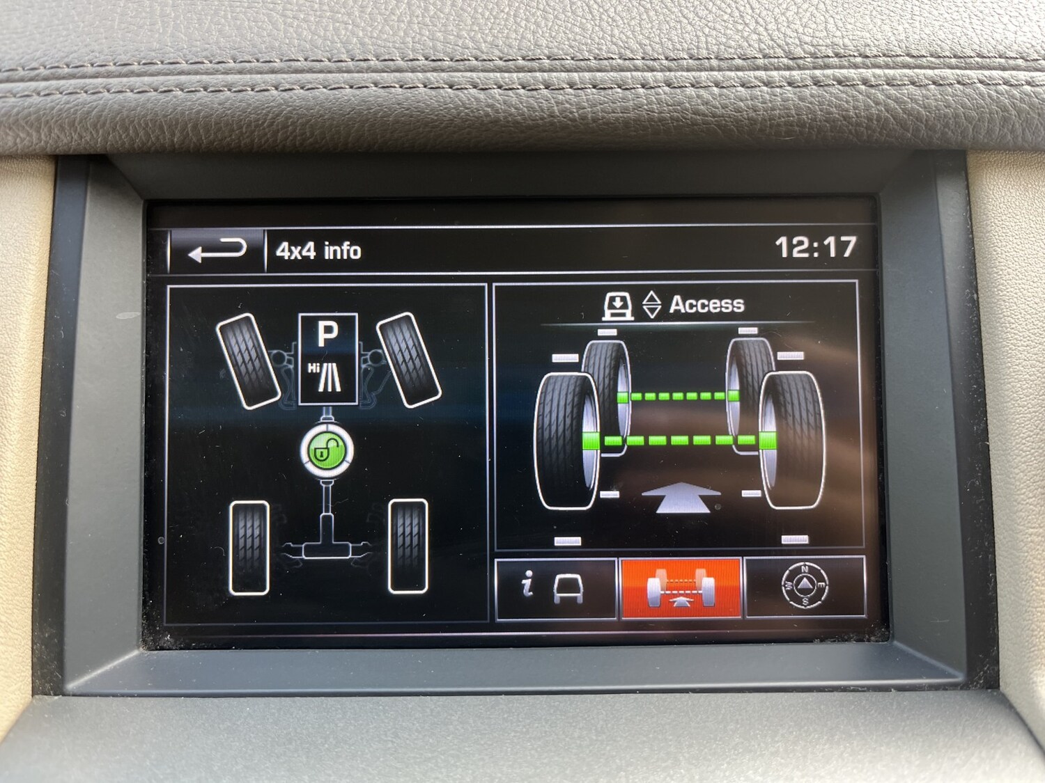 Used Land Rover Discovery 4 2015 for sale - 76107429: Photo 26