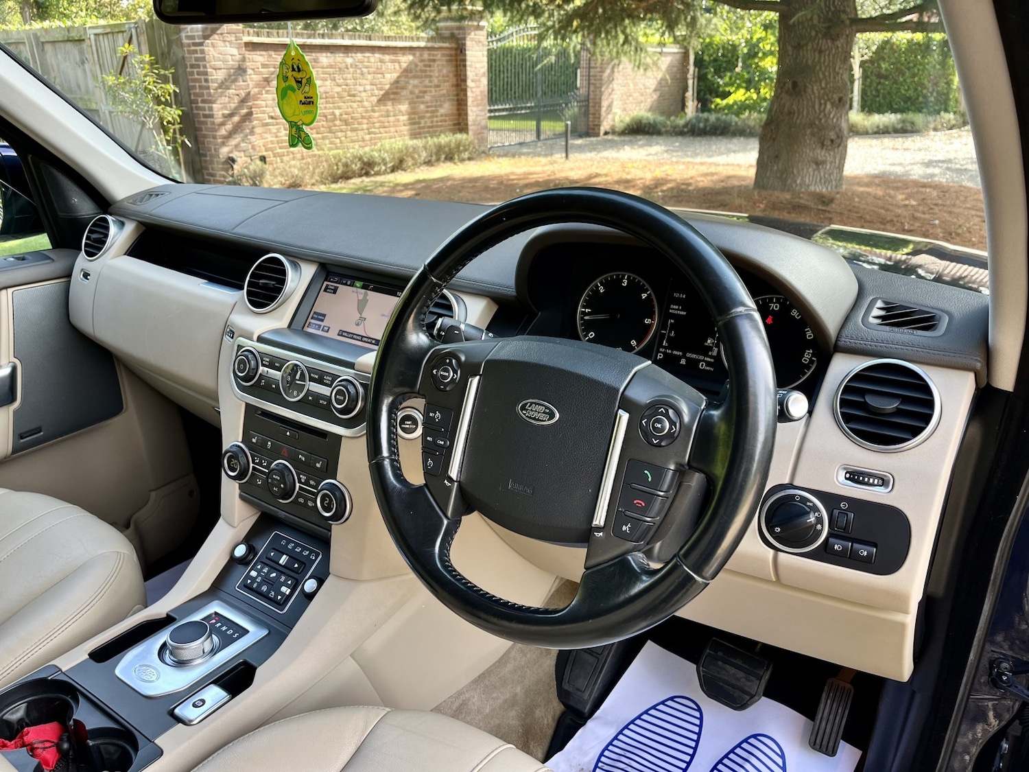 Used Land Rover Discovery 4 2015 for sale - 76107429: Photo 32