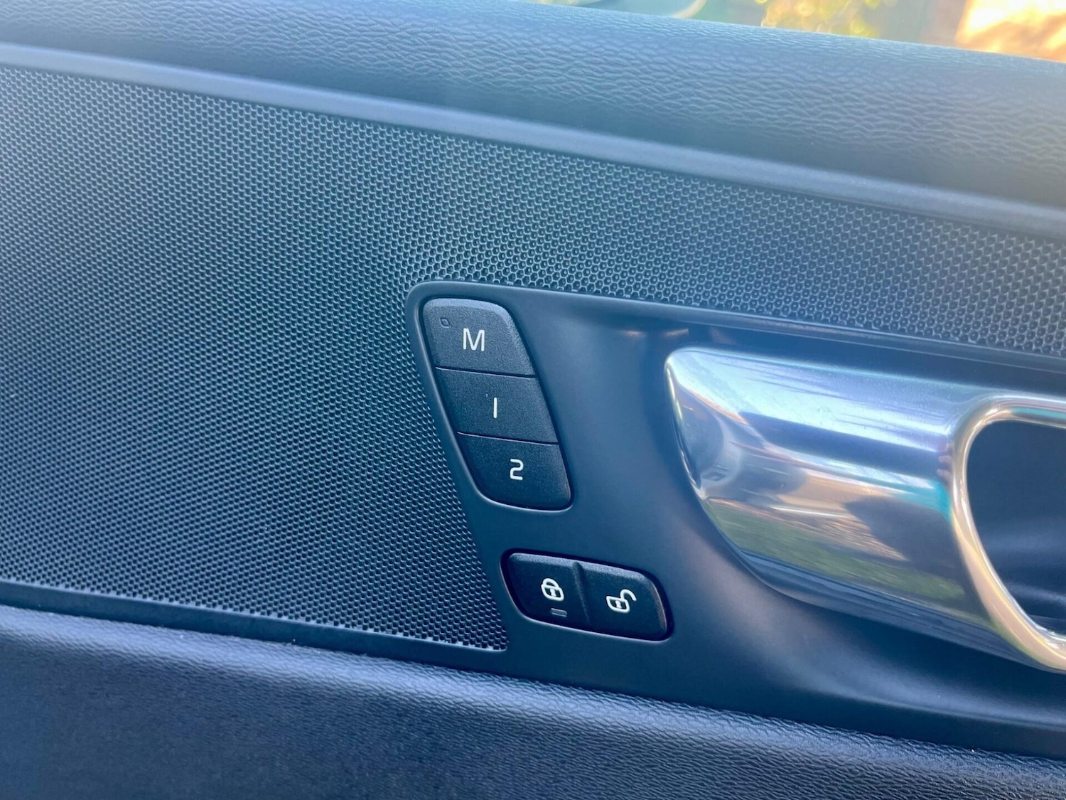 Used Volvo XC60 2017 for sale - 76776459: Photo 25