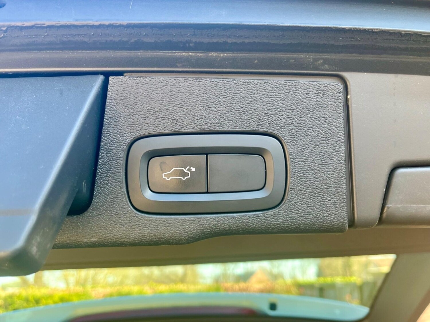 Used Volvo XC60 2017 for sale - 76776459: Photo 28