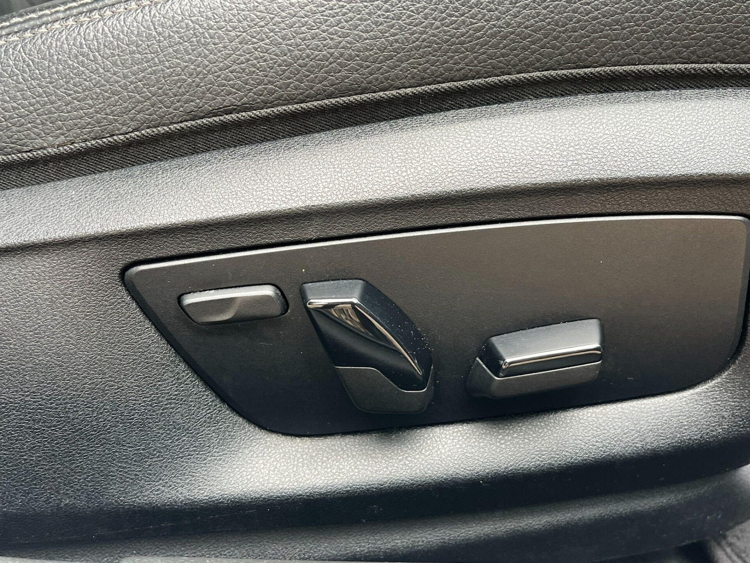 Used BMW 5 Series 2017 for sale - 76776464: Photo 17