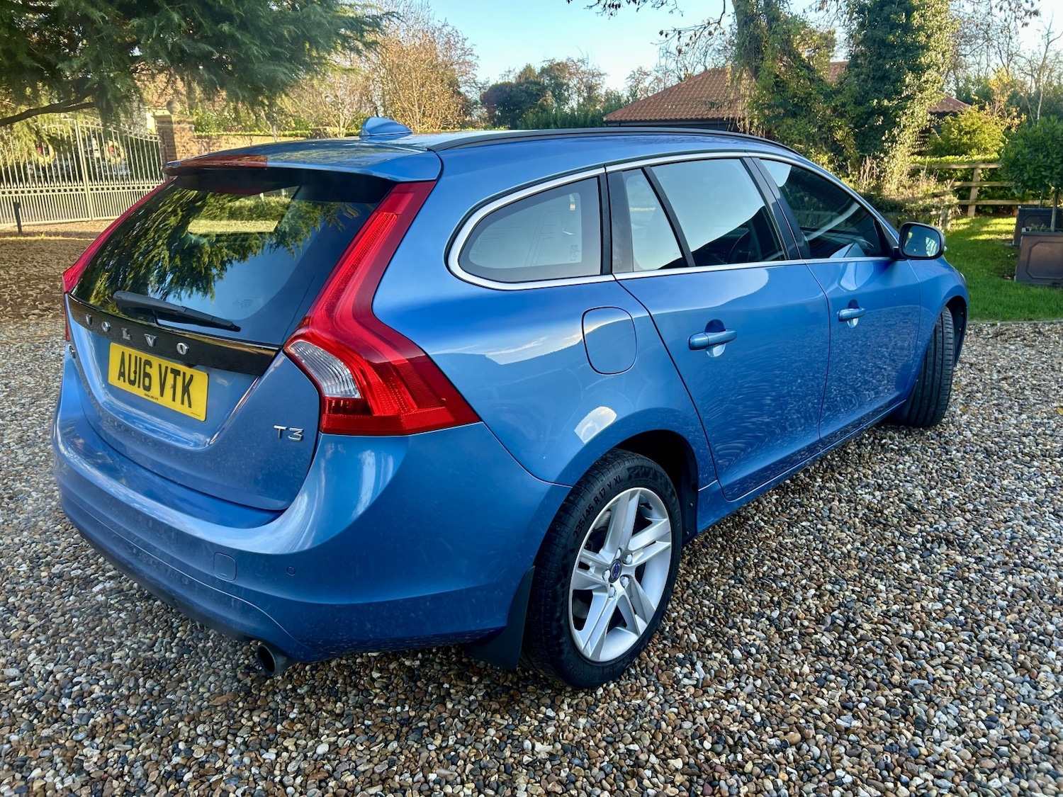 Used Volvo V60 2016 for sale - 76656078: Photo 11