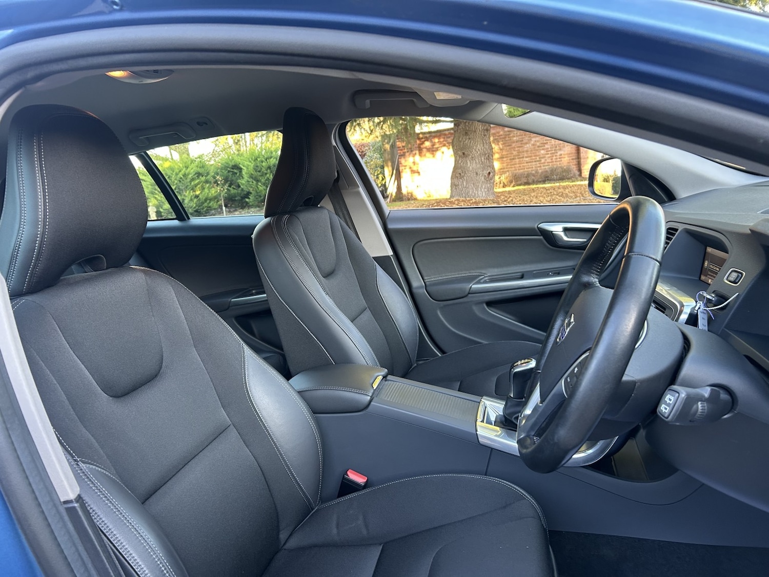 Used Volvo V60 2016 for sale - 76656078: Photo 17