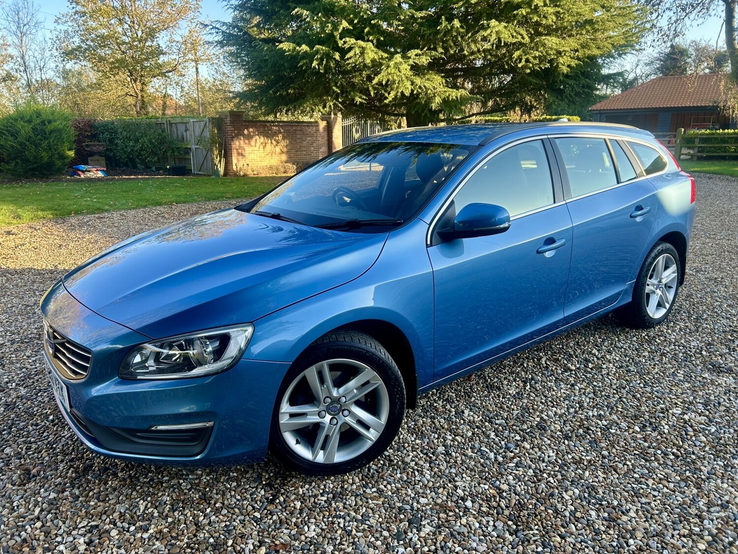 Used Volvo V60 2016 for sale - 76656078: Photo 5