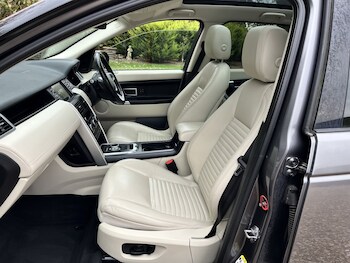 Used Land Rover Discovery Sport 2015 for sale - 76225315: Photo 2