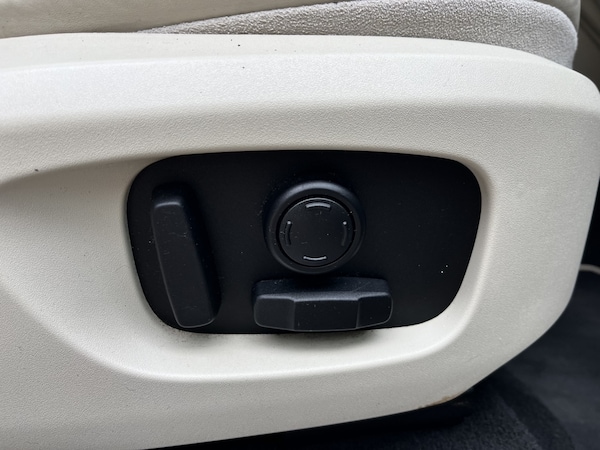 Used Land Rover Discovery Sport 2015 for sale - 76225315: Photo 37