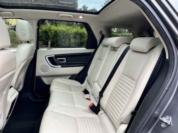Used Land Rover Discovery Sport 2015 for sale - 76225315: Photo 4