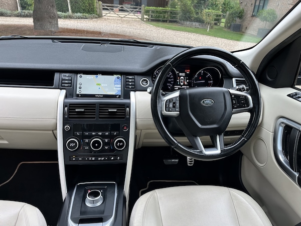 Used Land Rover Discovery Sport 2015 for sale - 76225315: Photo 6