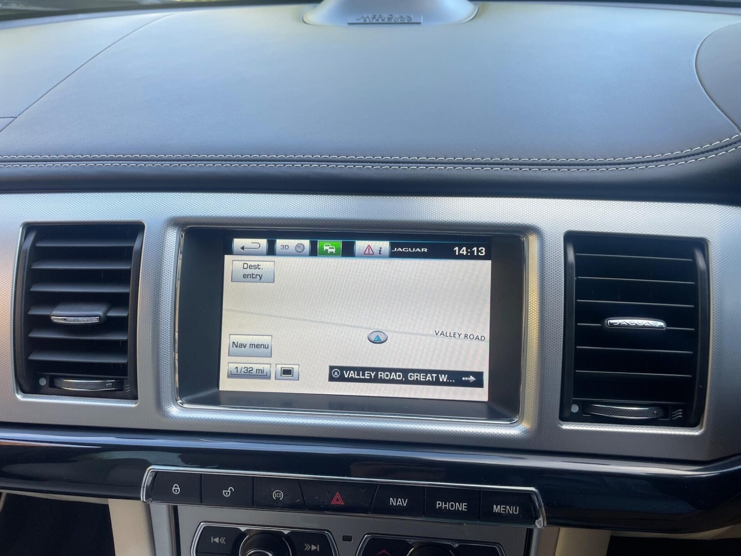 Used Jaguar XF 2014 for sale - 76776452: Photo 38