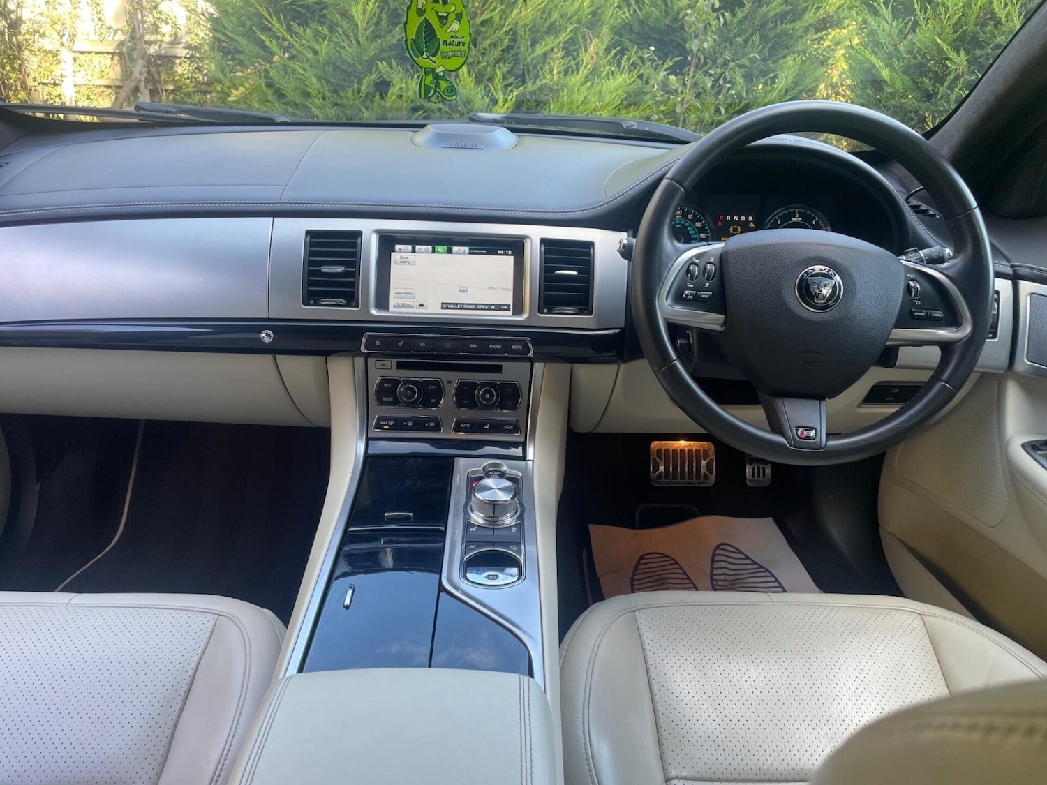 Used Jaguar XF 2014 for sale - 76776452: Photo 4