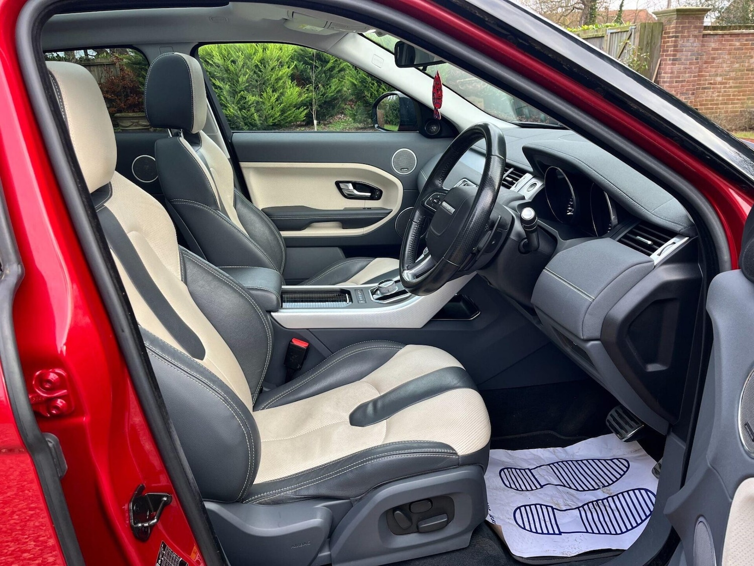 Used Land Rover Range Rover Evoque 2015 for sale - 76958633: Photo 2