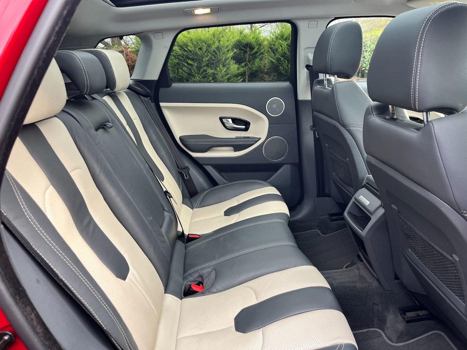 Used Land Rover Range Rover Evoque 2015 for sale - 76958633: Photo 4