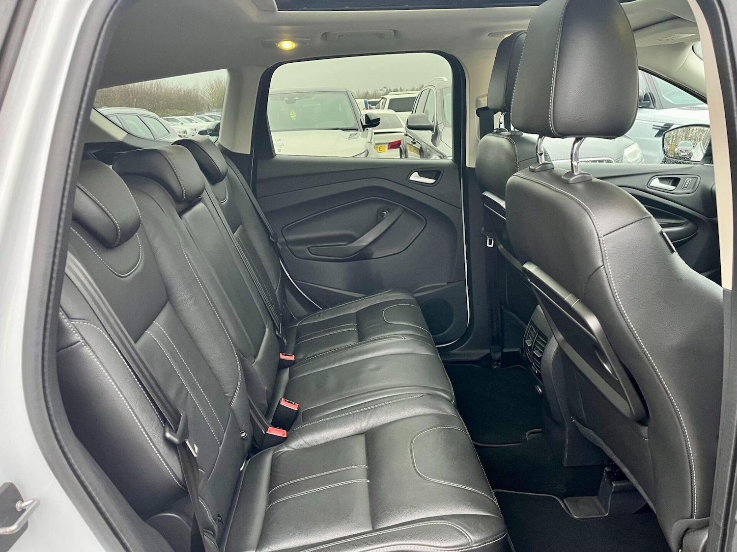 Used Ford Kuga 2016 for sale - 77418445: Photo 2