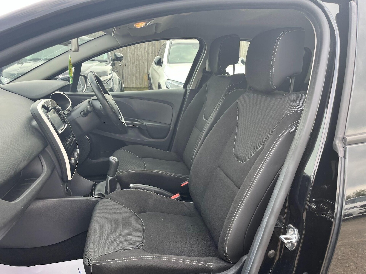 Used Renault Clio 2016 for sale - 77533834: Photo 7