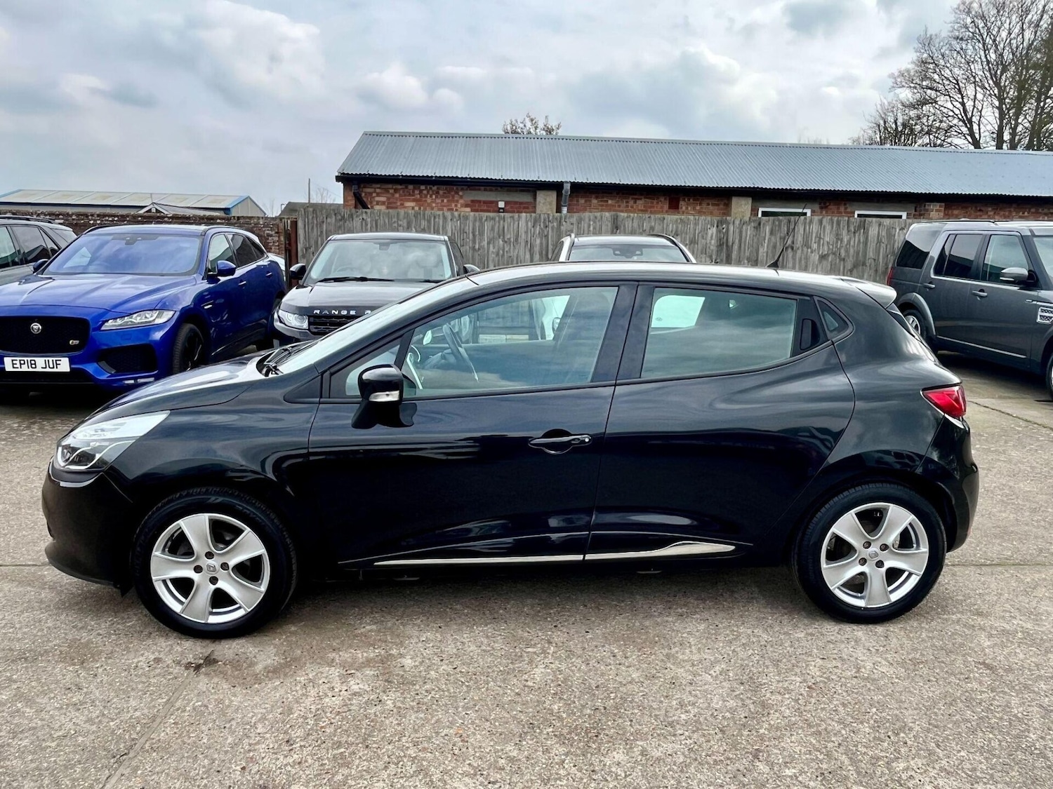 Used Renault Clio 2016 for sale - 77533834: Photo 8
