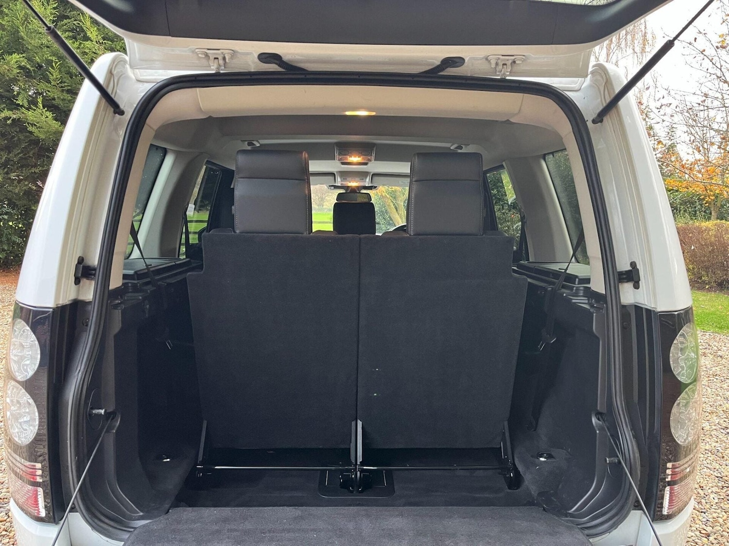 Used Land Rover Discovery 2014 for sale - 77199309: Photo 16