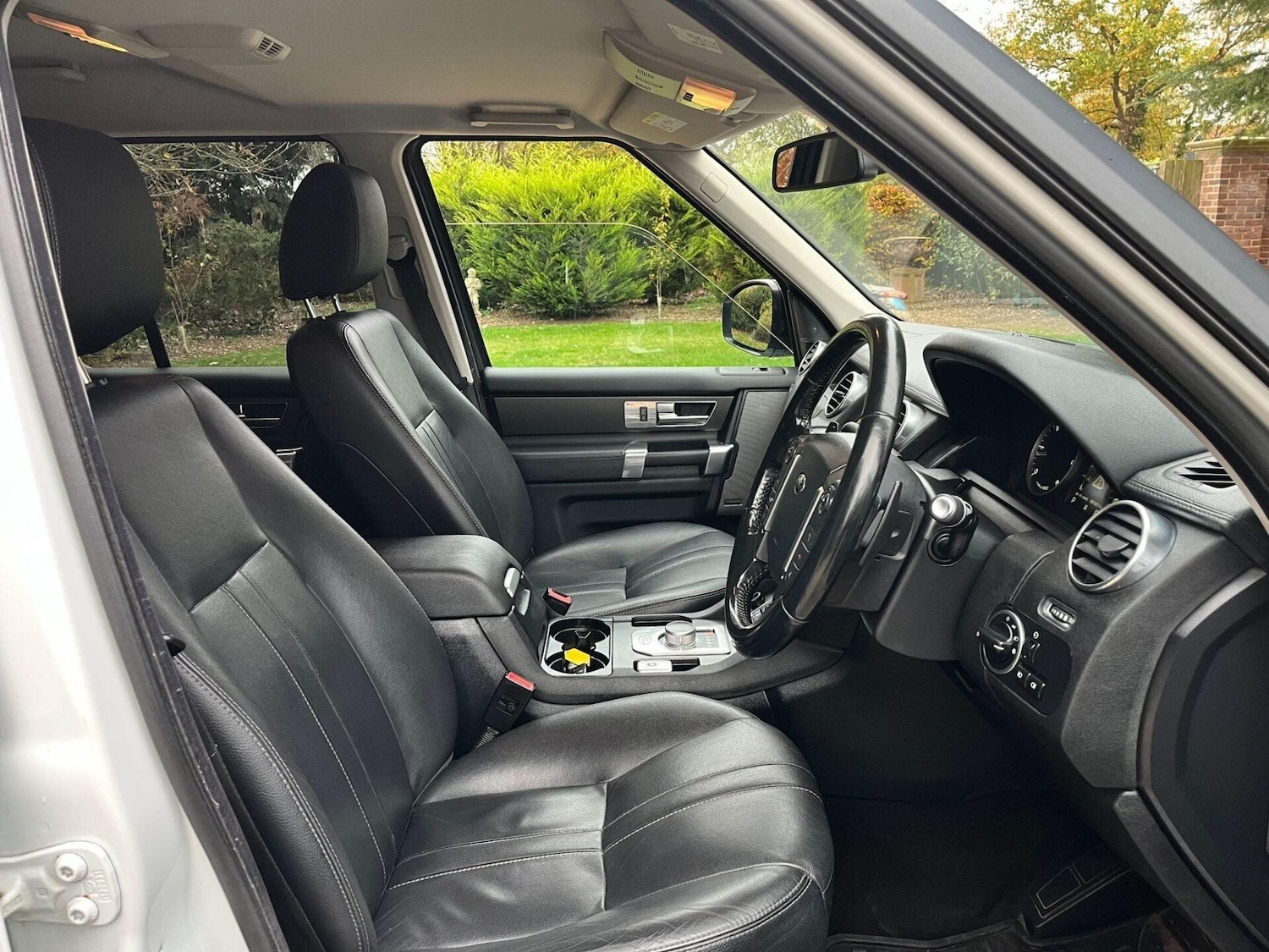 Used Land Rover Discovery 2014 for sale - 77199309: Photo 2