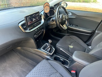 Used Kia Ceed 2020 for sale - 75667843: Photo