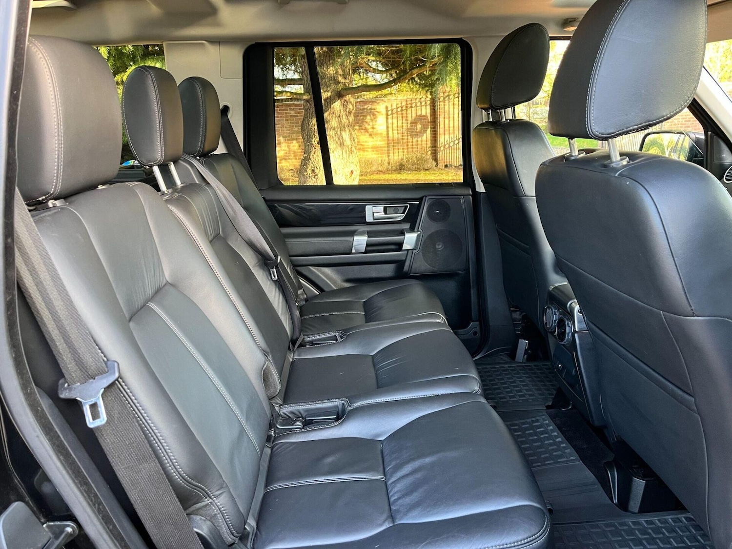 Used Land Rover Discovery 2013 for sale - 76776412: Photo 4