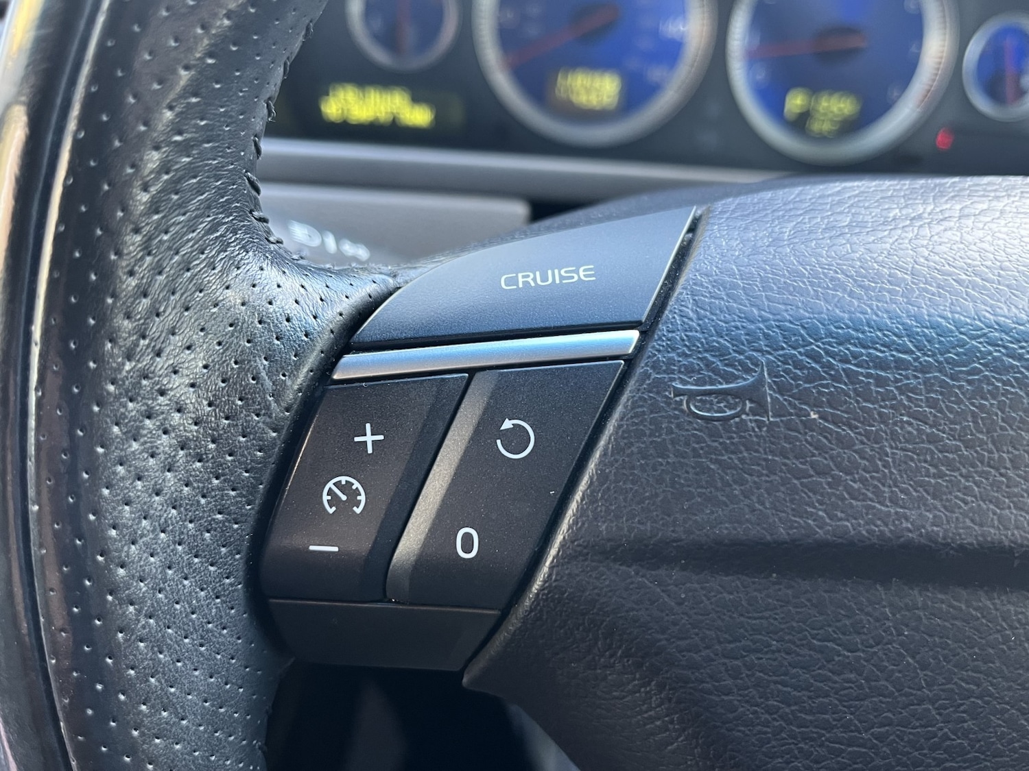 Used Volvo XC90 2007 for sale - 75836290: Photo 32