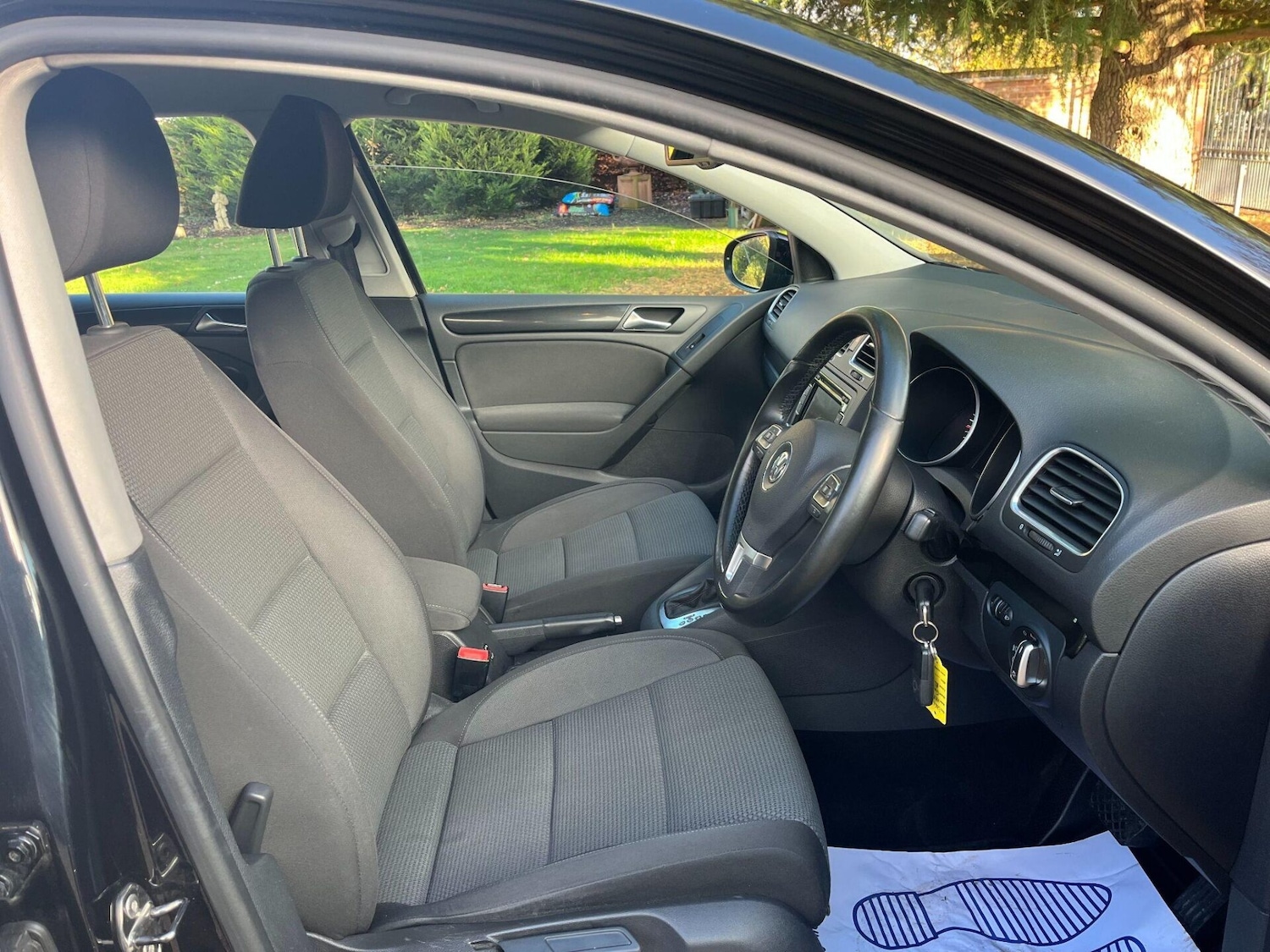 Used Volkswagen Golf 2011 for sale - 77117943: Photo 2