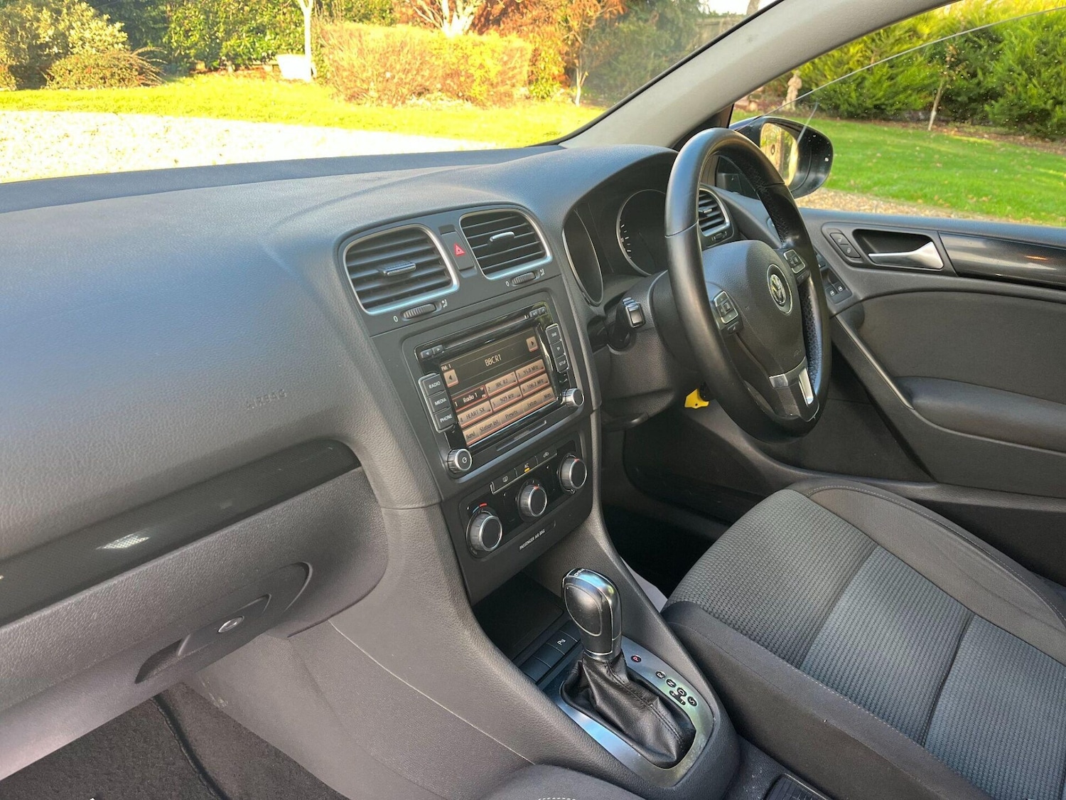 Used Volkswagen Golf 2011 for sale - 77117943: Photo 24