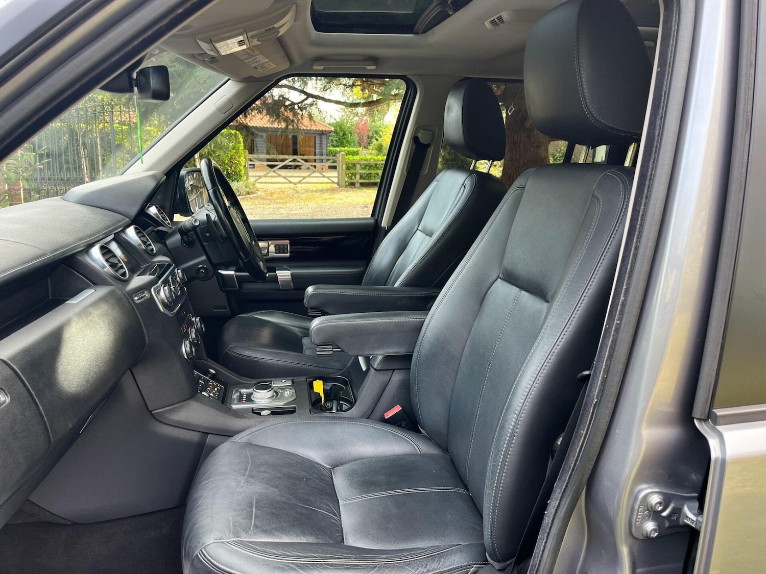 Used Land Rover Discovery 2012 for sale - 76776418: Photo 25