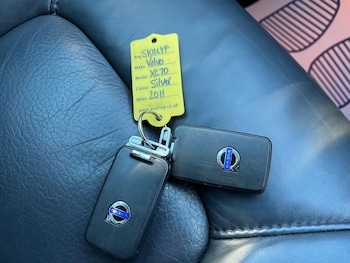 Used Volvo XC70 2011 for sale - 77032856: Photo