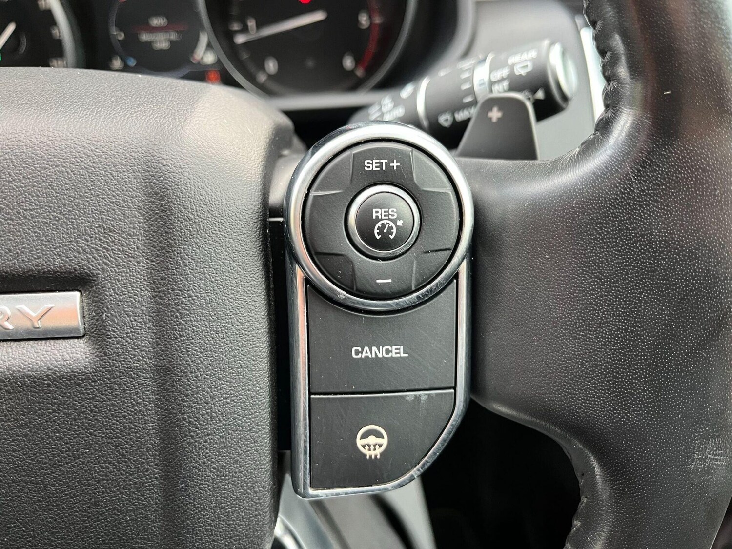 Used Land Rover Discovery 2017 for sale - 76776410: Photo 22