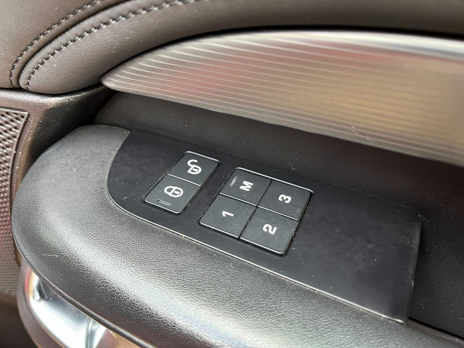 Used Land Rover Discovery 2017 for sale - 76776410: Photo 24