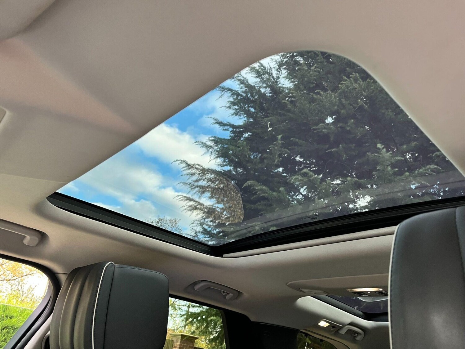 Used Land Rover Discovery 2017 for sale - 76776410: Photo 26