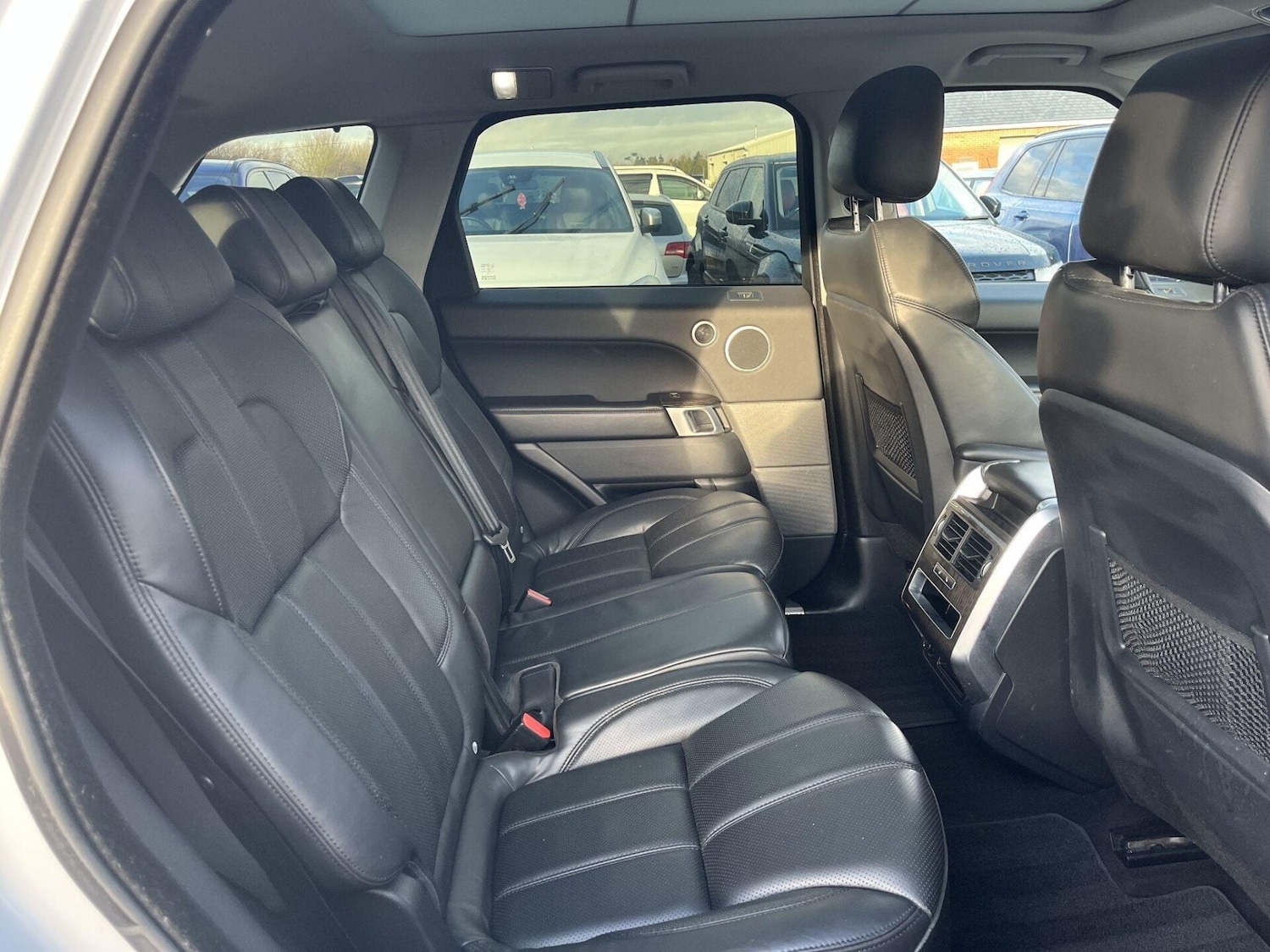 Used Land Rover Range Rover Sport 2017 for sale - 77199336: Photo 2