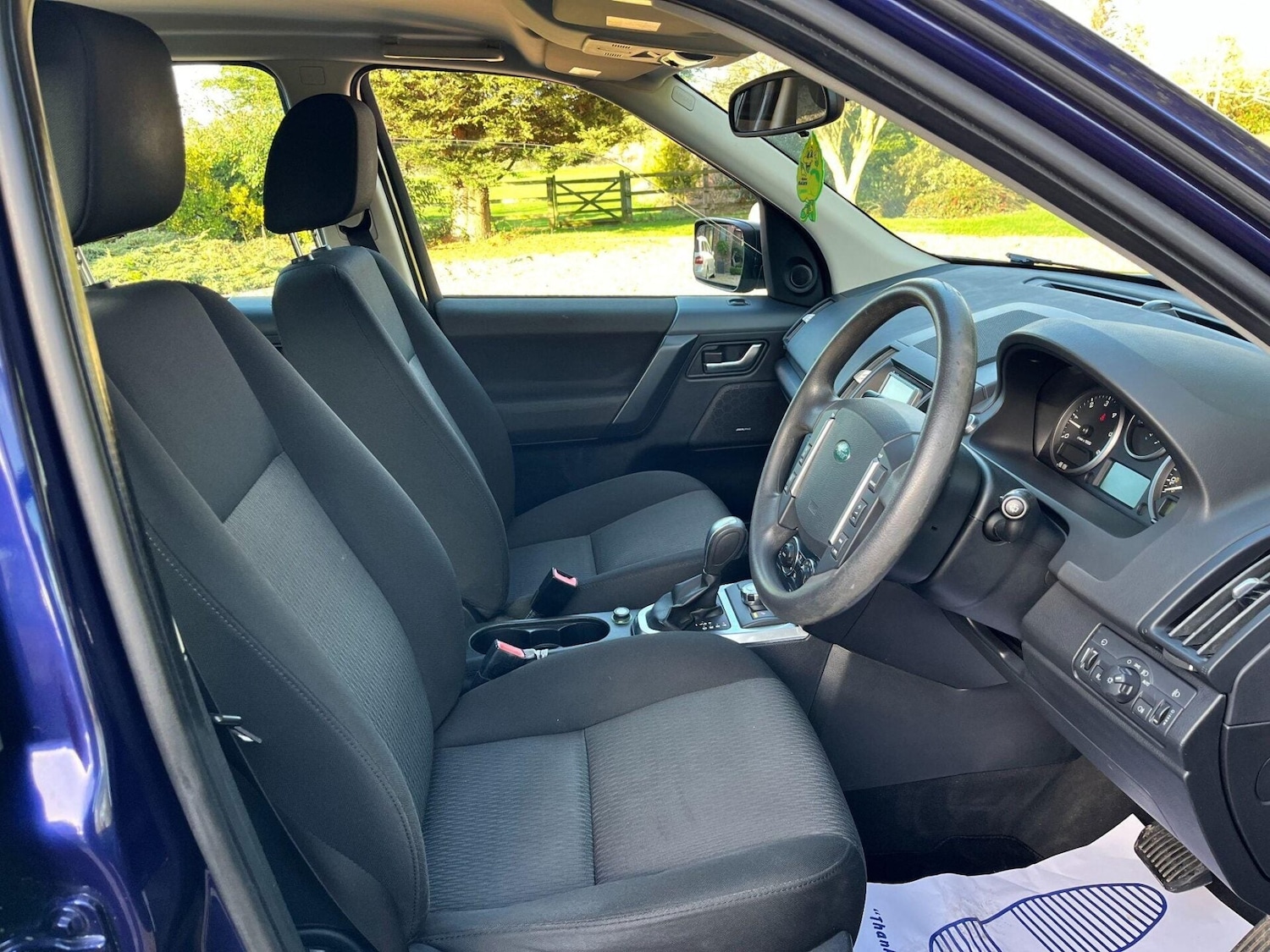 Used Land Rover Freelander 2011 for sale - 76776435: Photo 2