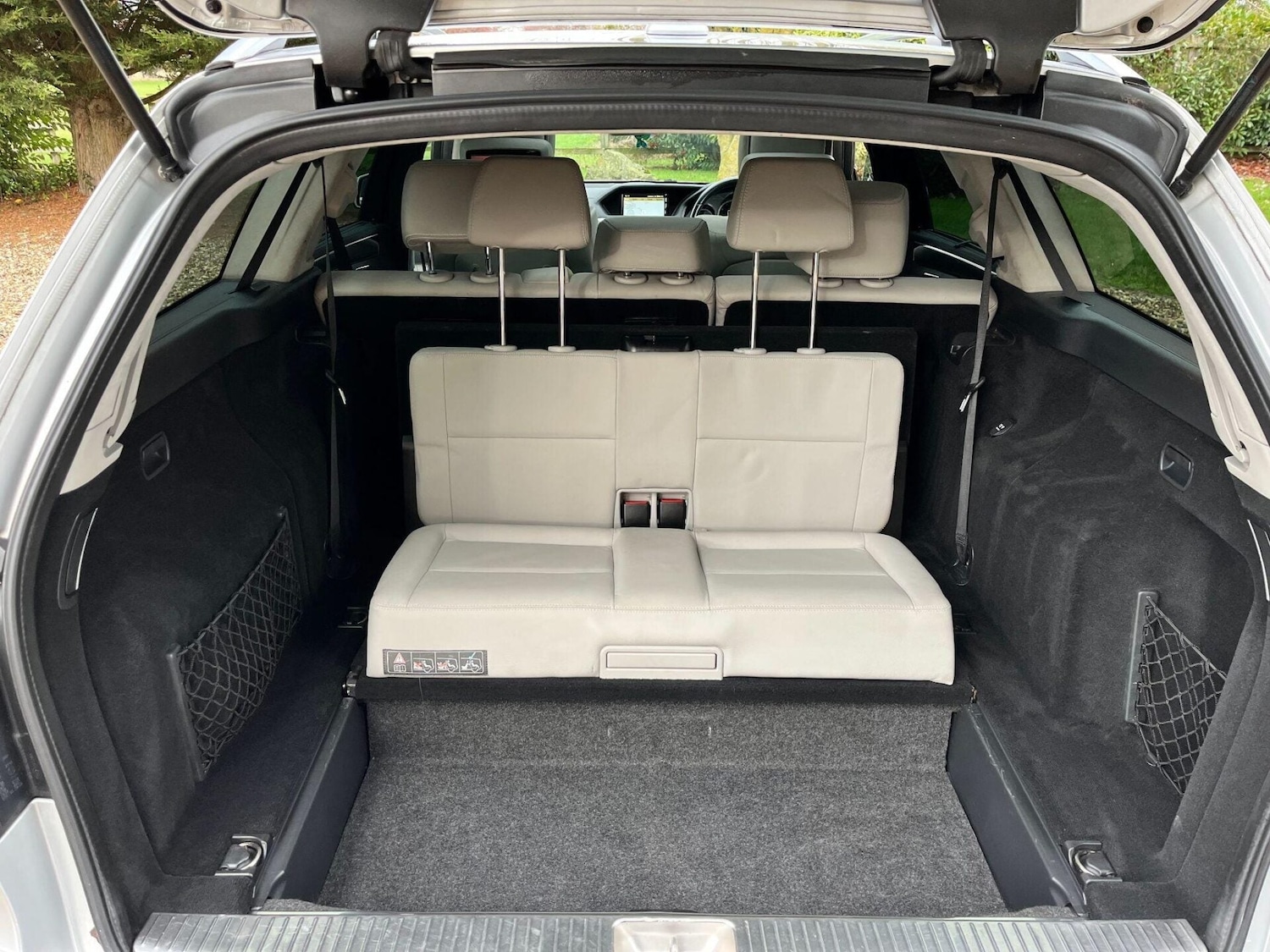 Used Mercedes-Benz E Class 2011 for sale - 77223157: Photo 11