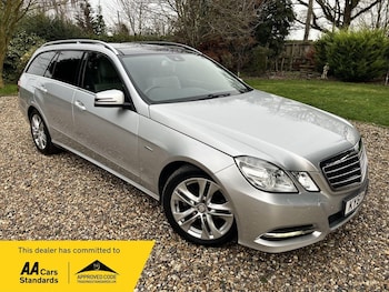 Used Mercedes-Benz E Class 2011 for sale - 77223157: Photo