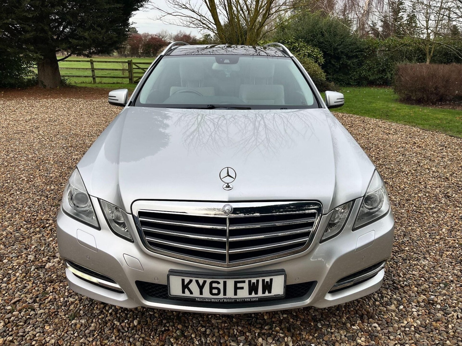 Used Mercedes-Benz E Class 2011 for sale - 77223157: Photo 3