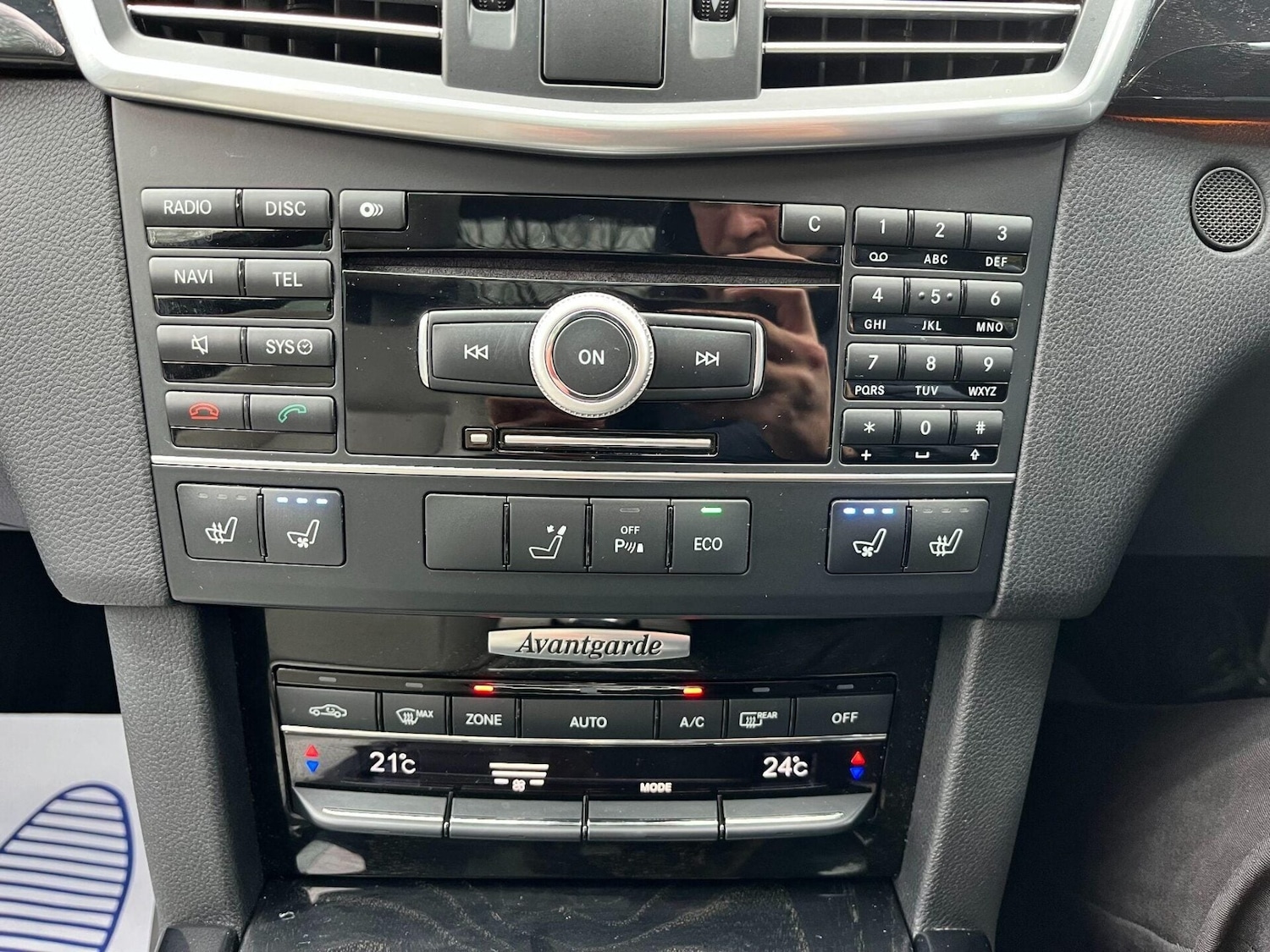 Used Mercedes-Benz E Class 2011 for sale - 77223157: Photo 36