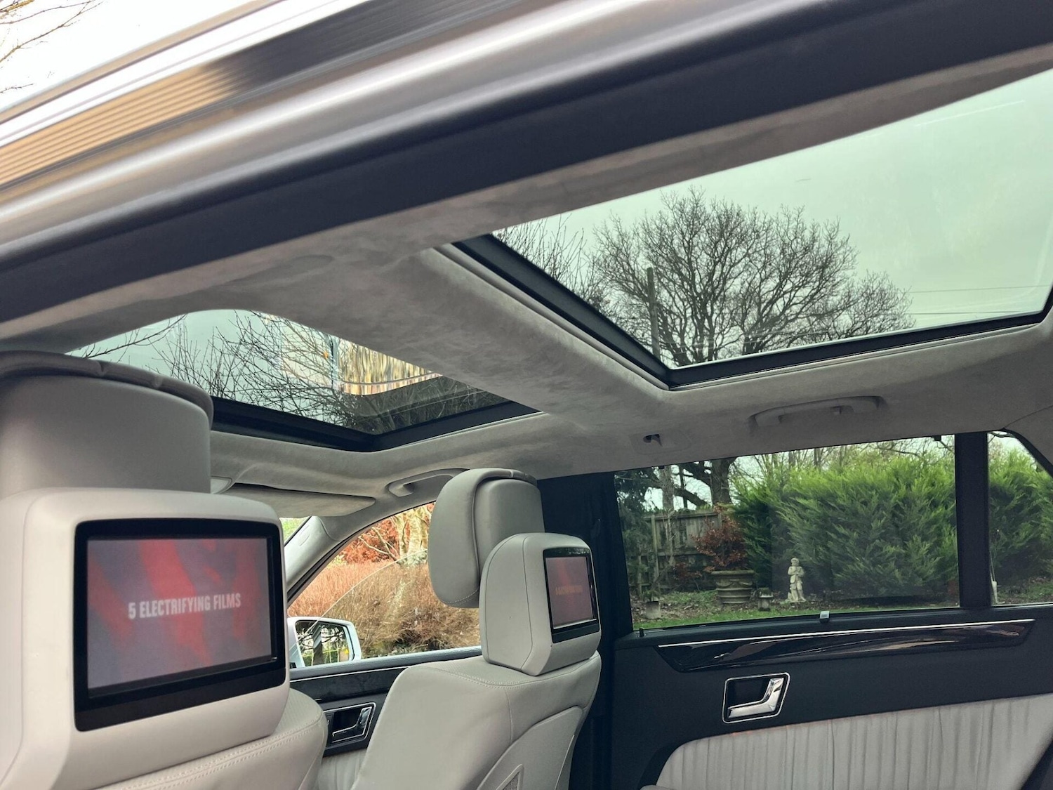 Used Mercedes-Benz E Class 2011 for sale - 77223157: Photo 38