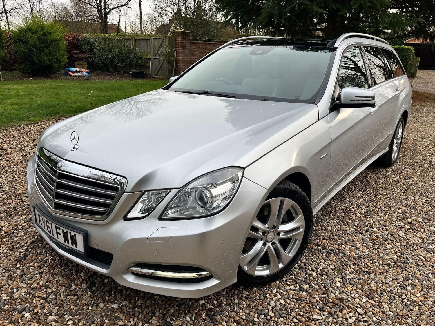 Used Mercedes-Benz E Class 2011 for sale - 77223157: Photo 6